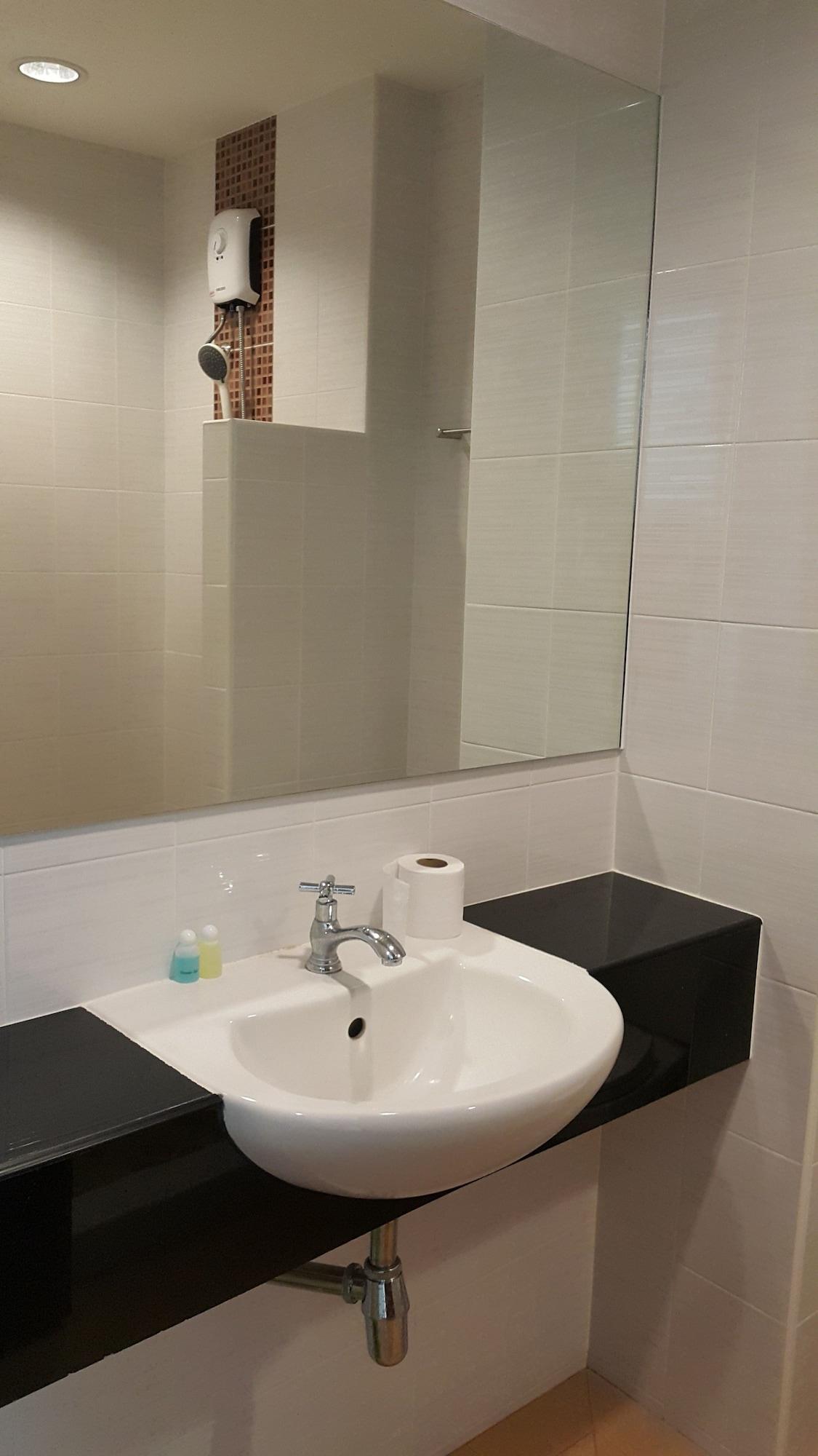 B Space Residence Nong Prue Ngoại thất bức ảnh