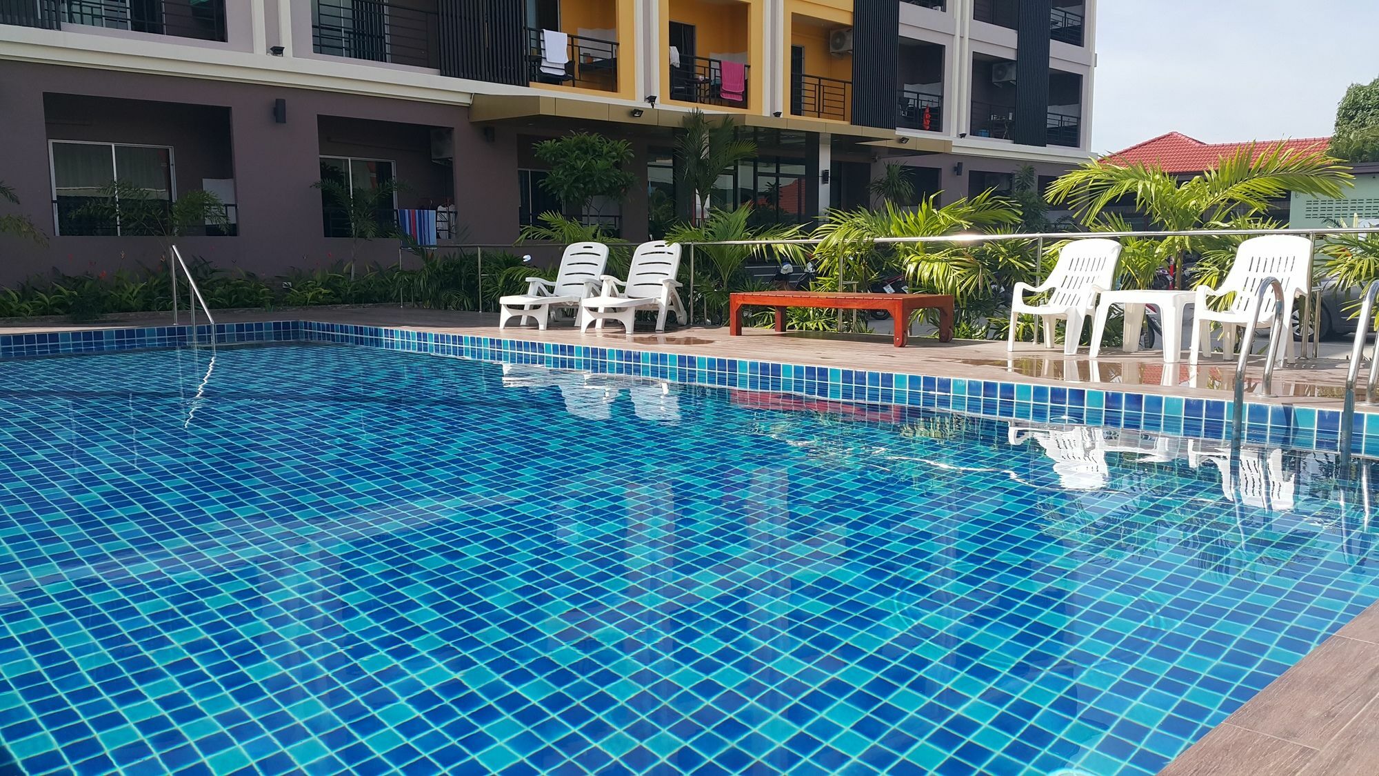 B Space Residence Nong Prue Ngoại thất bức ảnh